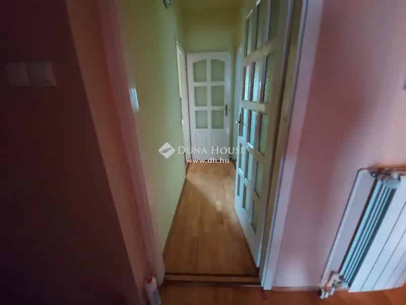 Vecsési családi ház eladó - 180nm, 4 fürdő, 5 szoba