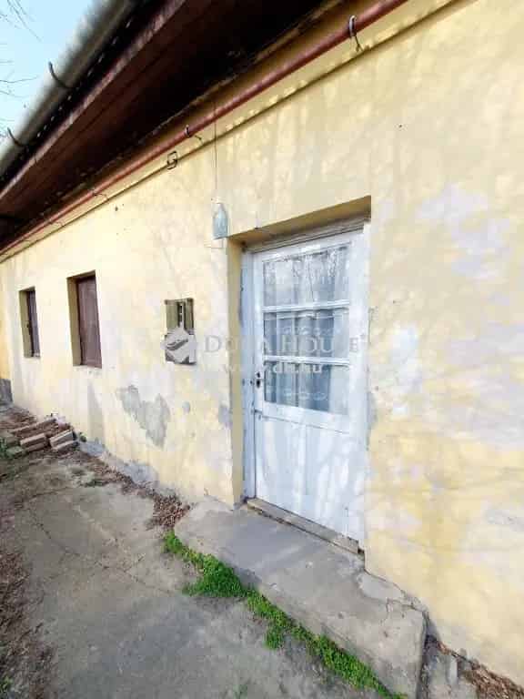 2 1 FELSZOBAS SORHAZ ELADO SZOB DUNAPART KOZELBEN