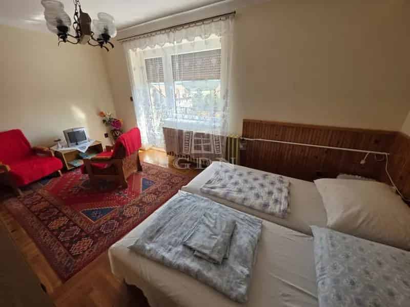 Tihanyi többgenerációs családi ház eladó Belső-tóra néző panorámával