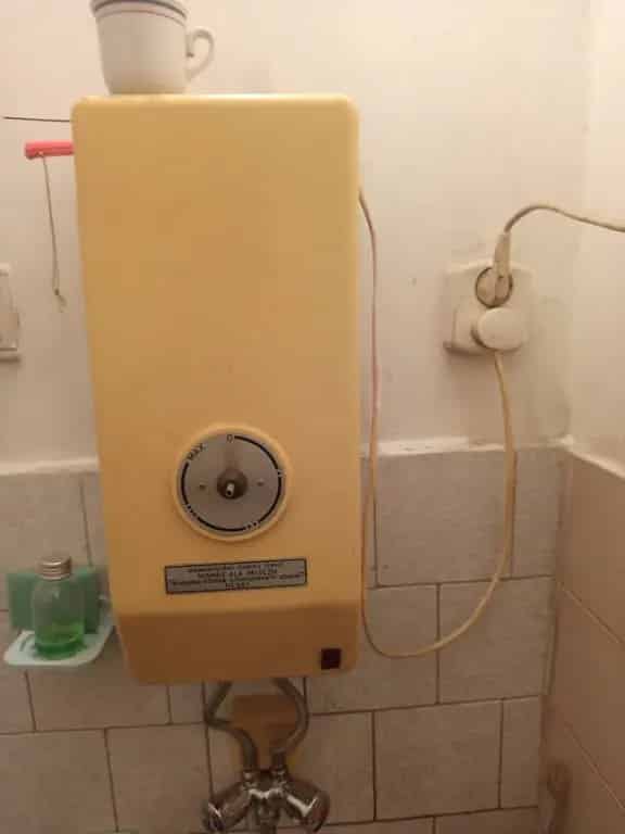 Rákóczi úti üzlethelyiség eladó - kiváló befektetés