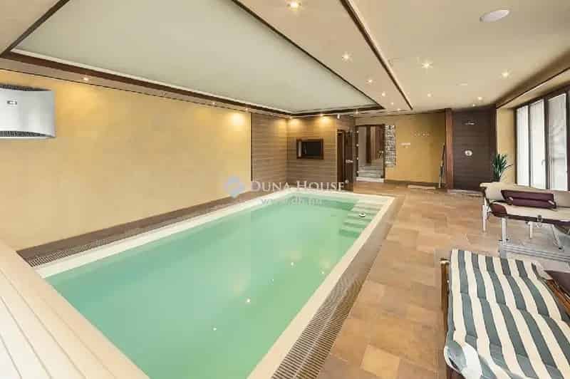 Győr Luxus Családi Villa Wellness-szel Eladó
