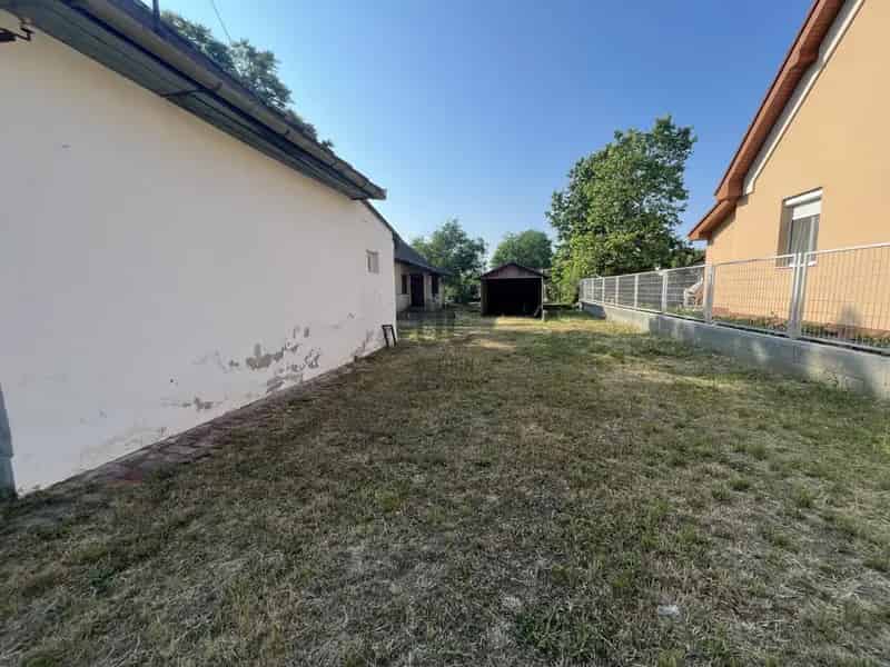 1098 m2-es építési telek Eladó Debrecenben