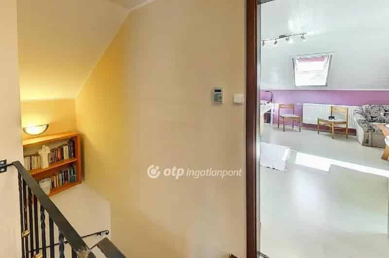 Komárom családi ház eladó - felújított, modern, medence, jacuzzi