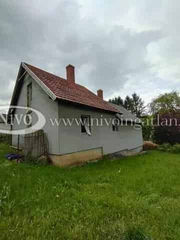 Hárskút - Felújítandó családi ház 1682 m2-es telken