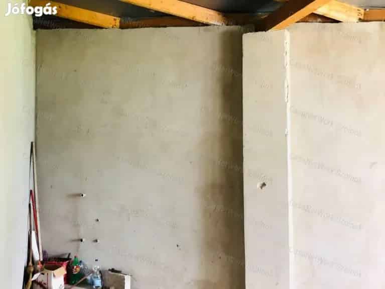 Eladó garázs Szolnok vasútállomás közelében