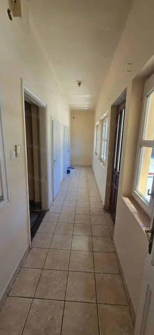 Ceglédi családi ház eladó - 120 m² - garázs - pince - összközműves