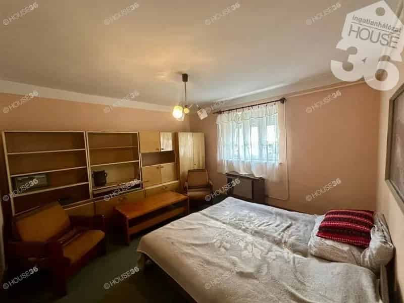 Jászszentlászló 2 szobás családi ház eladó 1490 m2 telekkel