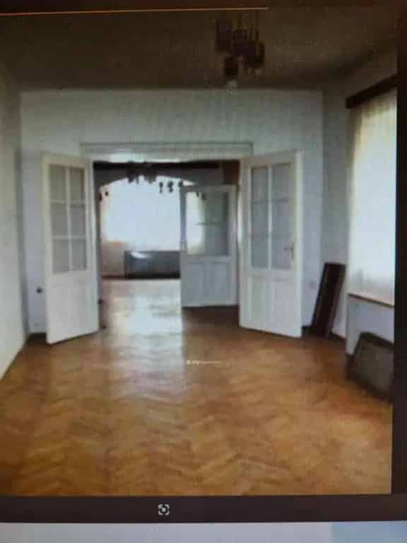 278 m2-es Ingatlan Esztergomban Két Bejarat