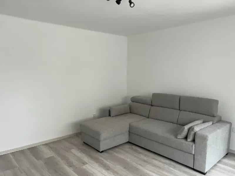 Pécsi családi ház kiadó - felújított, modern, 76 nm