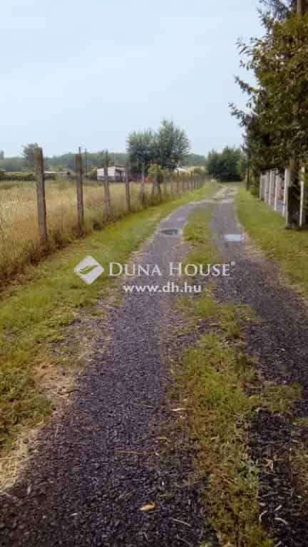 Nyíregyháza 3075 nm-es Saroktelek Eladó