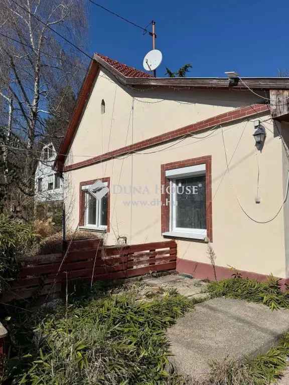 85 m2-es családi ház eladó Gödöllőn gyönyörű panorámával