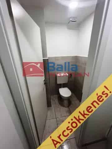 XIII Kerulet Uzlethelyiseg Elado 93 nm Utcai Bejarat