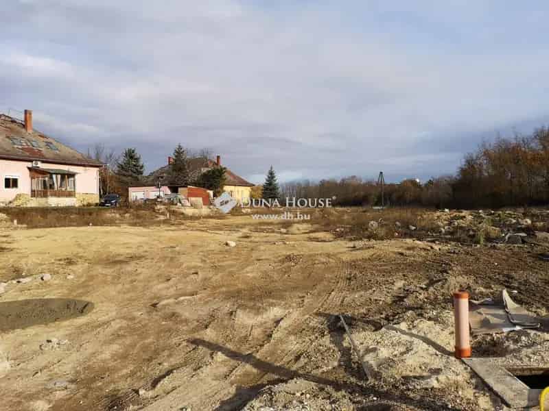 688 NM-es Építési Telek Veszprém Csererdőben