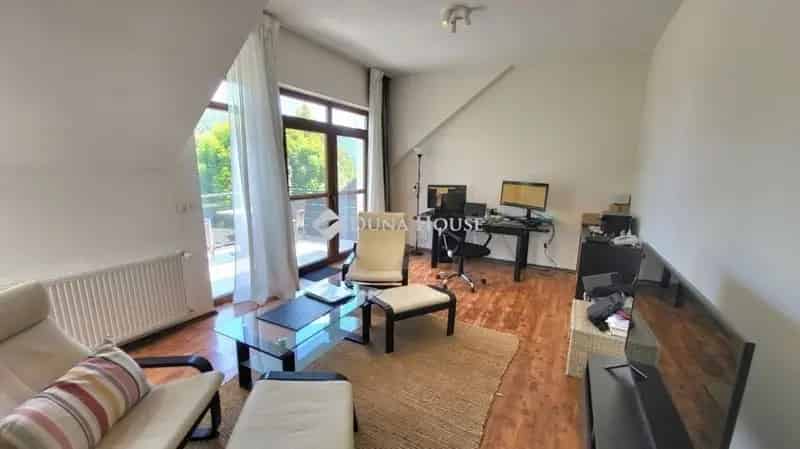 Csobánkai családi ház eladó panorámás kilátással