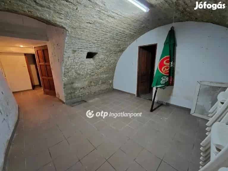 635 nm-es Vendéglátó Komplexum Eladó Pápa Belvárosában
