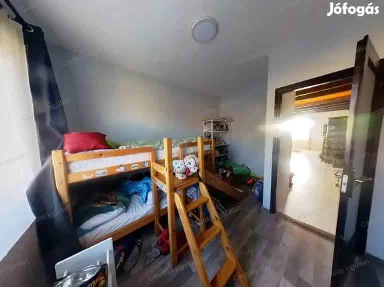 3 szintes targas csaladhaz Ajka varosaban valalkozasra alkalmas nagy garazzsal