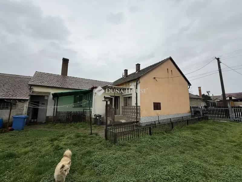98 nm-es felújítandó ház eladó - 3 szoba - vegyes tüzelésű kazán
