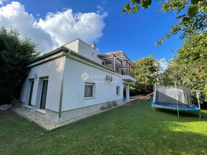 240 nm-es családi ház eladó Nagykovácsin