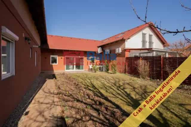 Veresegyház 72nm-es kertkapcsolatú lakás eladó