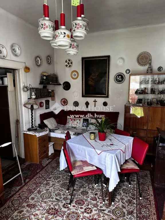 Budapest XI kerület Kertvárosi Családi Ház Telekkel Eladó
