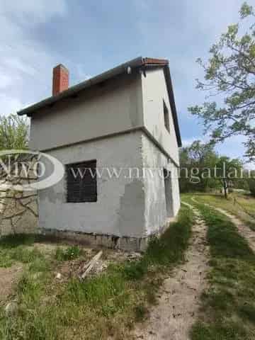 Balaton-felvidéki Gazdasági Épület és Présház Eladó