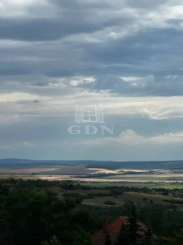 Páty Mézeshegy Panorámás Telek Eladó 1078 m²