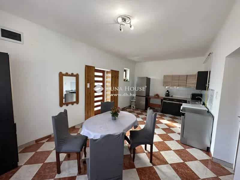 Albertirsa 110 nm-es felújított családi ház 2186 nm-es telken