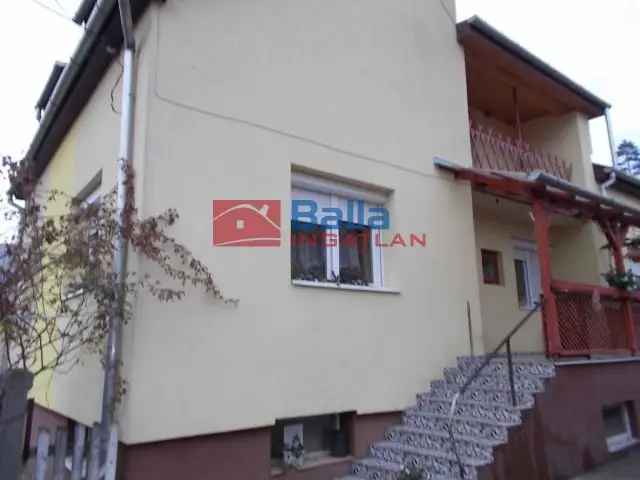 Ózd családi ház eladó - 5 szoba, 2 fürdő, garázs