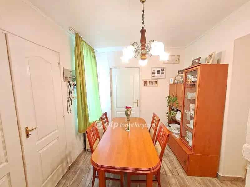 67 m2-es családi ház Szolnokon