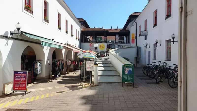 Sopron Korona Üzletház 26m2-es Üzlethelyiség Kiadó