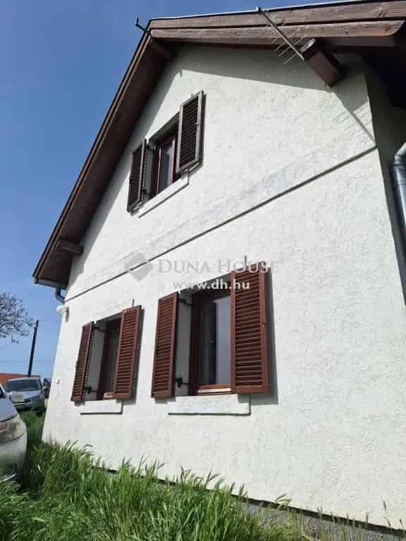 Hegymagasi panorámás ingatlan eladó 100 nm 3 szobával