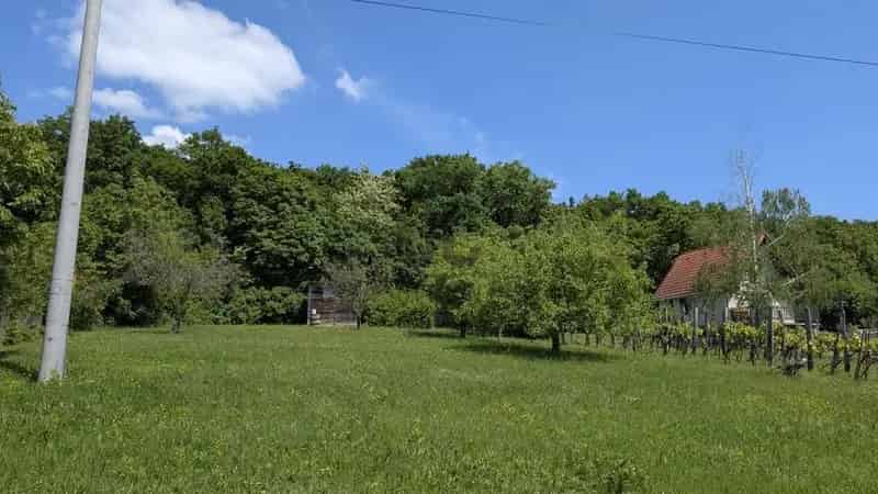 Balatonalmádi közeli zártkerti telek eladó