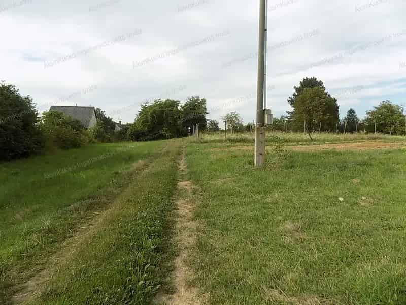 Kaposvár zártkerti telek eladó 1824 m2