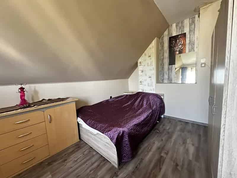 160m2-es Felujitott Családi Haz Két Generációnak Garázzsal