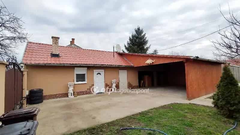Felújított családi ház Túrkevén - 2 szoba, melléképület, garázs