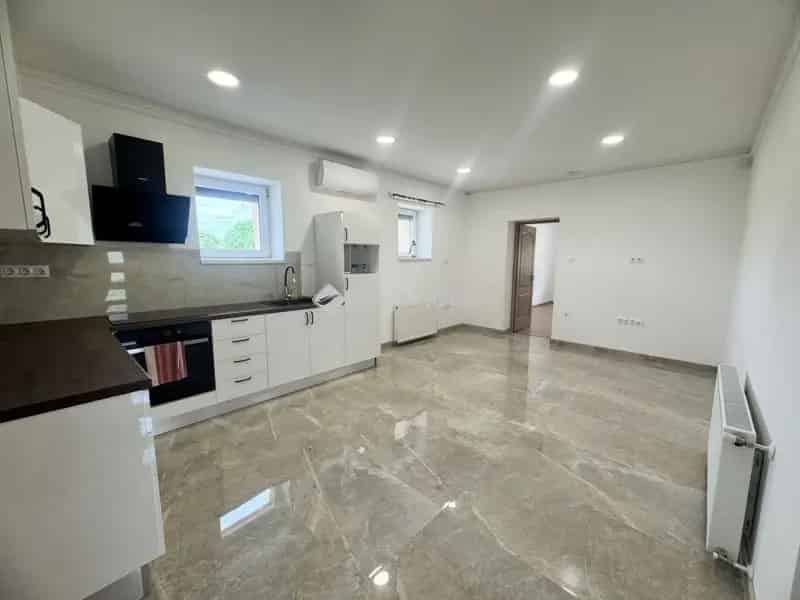 Ház Kiadó , Nagykátai járás, Közép-Magyarország