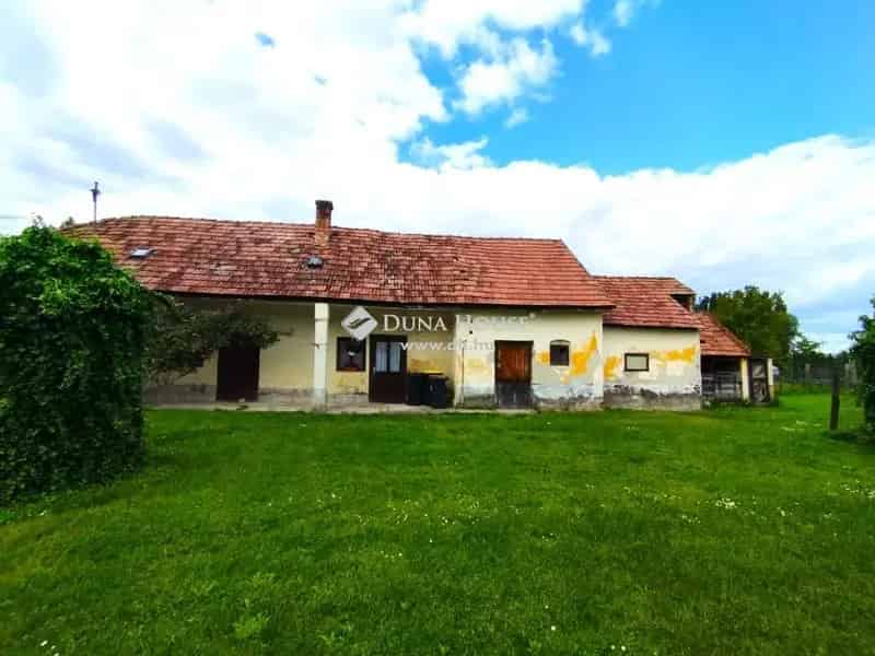 Felujítandó Parasztház Győr Közelében 1413 m2-es Telken