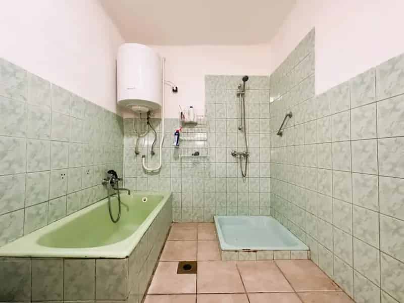 90 m2-es felújított családi ház Mezőkovácsházán, 1885 m2-es telekkel