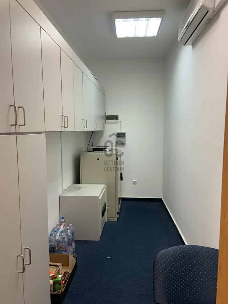 86m2-es Belvárosi Iroda Eladó Lakás Kialakítási Lehetőséggel