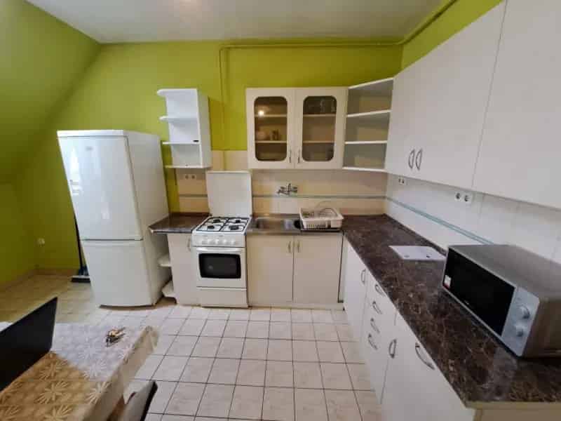 Pécs Belváros 75m2-es 2 Hálószobás Erkélyes Tégla Lakás Kiadó