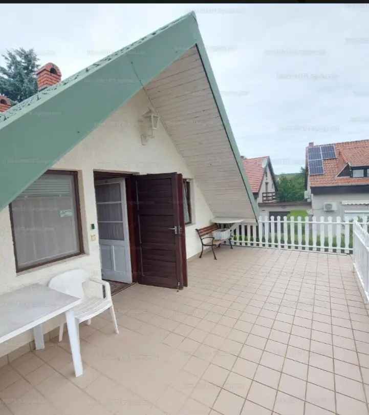 Vonyarcvashegy Parthoz Közeli Tégla Nyaraló Eladó