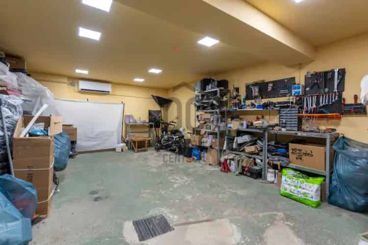 Maglódi eladó kereskedelmi ingatlan 800 m²