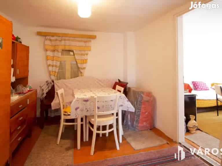 Kis ház 30 gyümölcsfával Dobozon eladó
