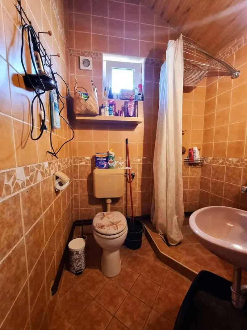 267 m2-es családi ház 786 m2-es telekkel Majorban
