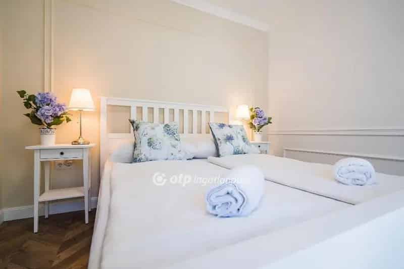 Siófok Foki-hegy 592m2-es ház eladó 10 apartmannal