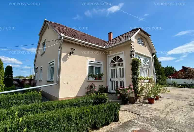 Eladó 130 m2-es családi ház Sajószentpéteren