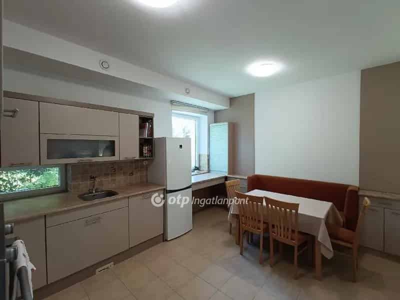 Ócsai 5 szobás passzív ház eladó 900 m2 telken