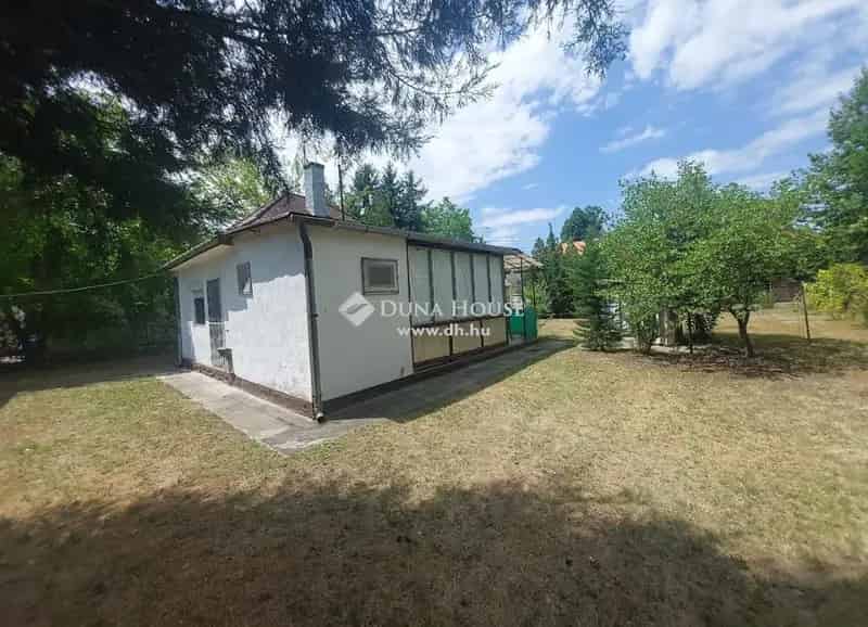 Balaton közeli nyaraló Siófokon 34 nm-es telekkel eladó