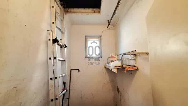 Felújítandó téglaház 558 m2-es telken