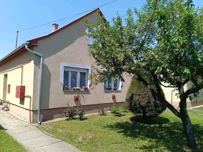 Szolnok Szandaszőllős 3 szobás családi ház eladó